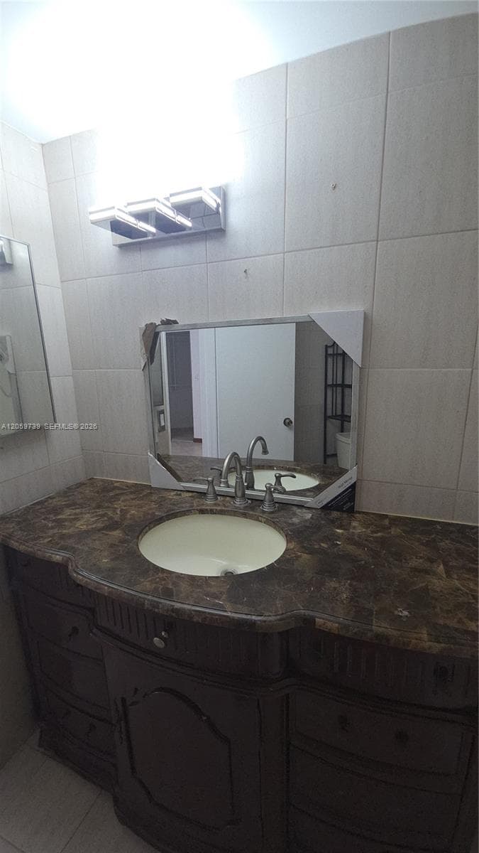 BLEAU FONTAINE CONDO #ONE · #202 in Miami - Photo 10