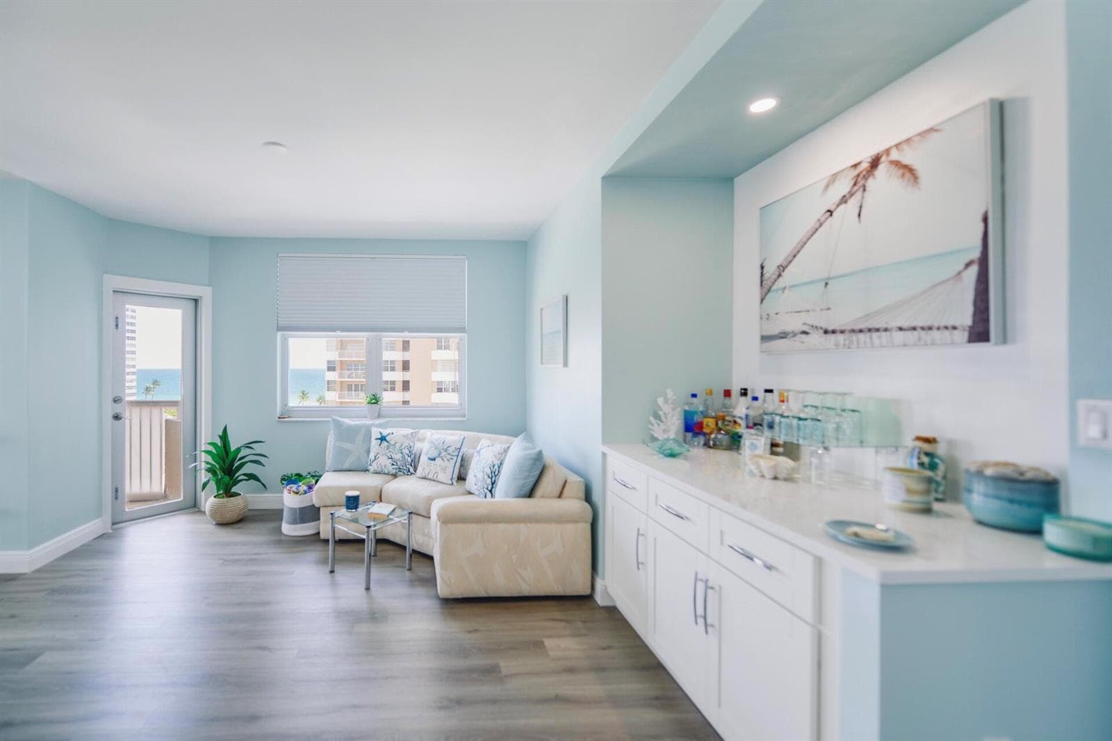 3 RE 1985 S Ocean Dr, apt. 8P, Hallandal