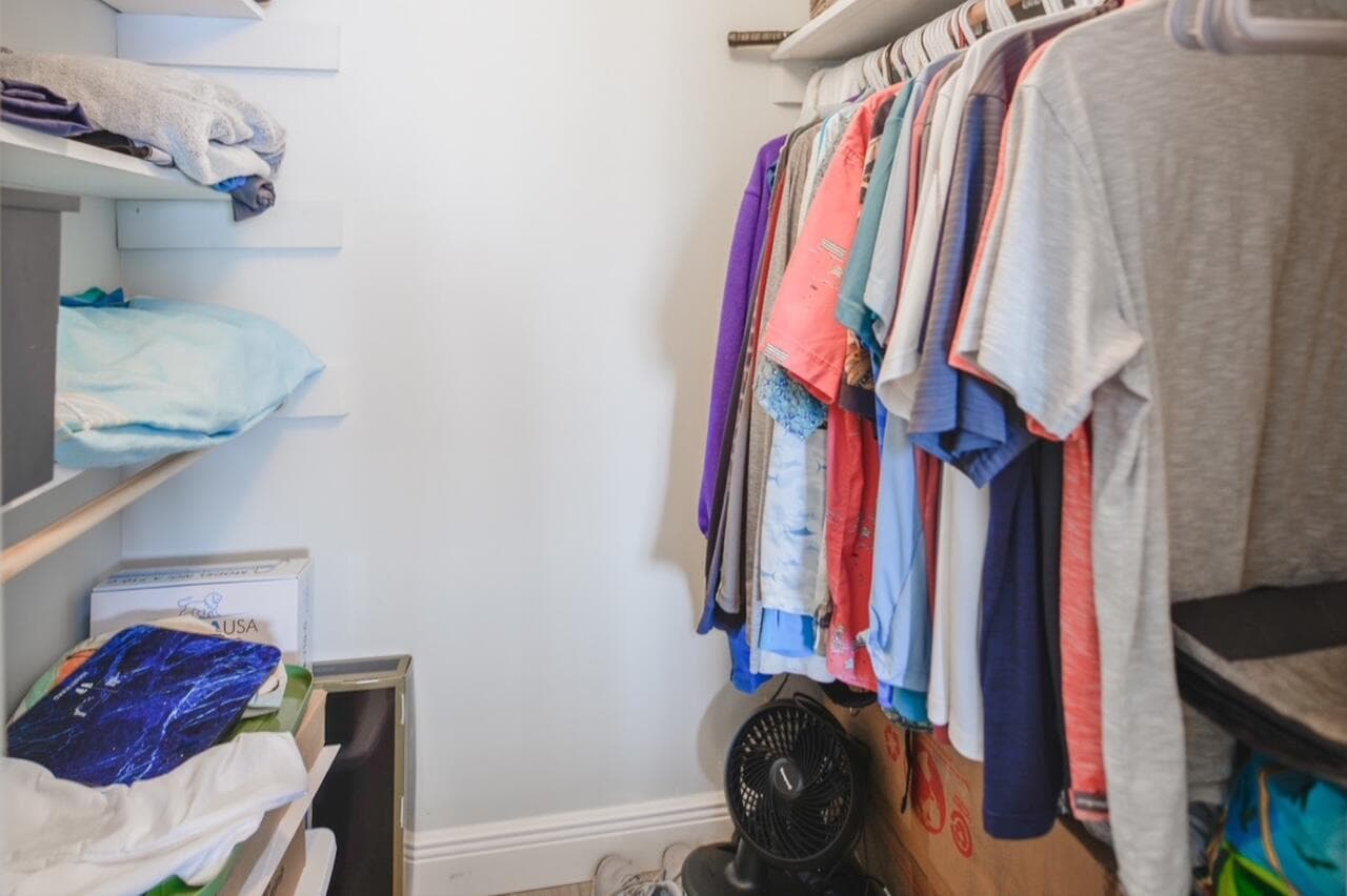 16 bed 2 closet