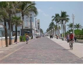 Steps to the Hollywood Beach broadwalk