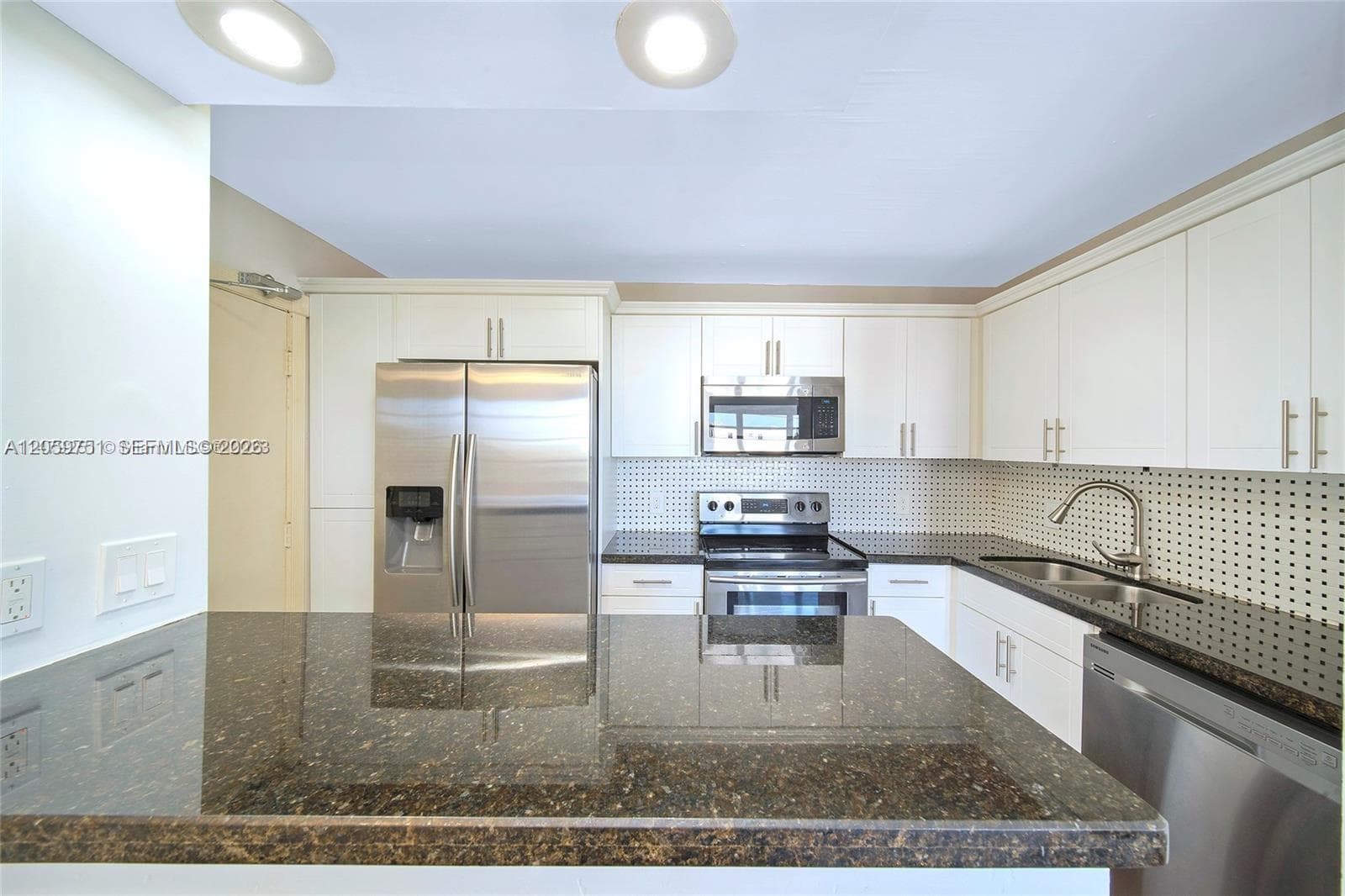 VILLA BAY VISTA CONDO · #304 in Miami Beach - Photo 15