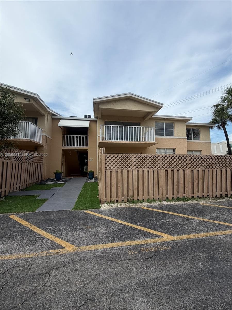 DORAL GARDENS CONDO · #2A in Doral - Photo 2