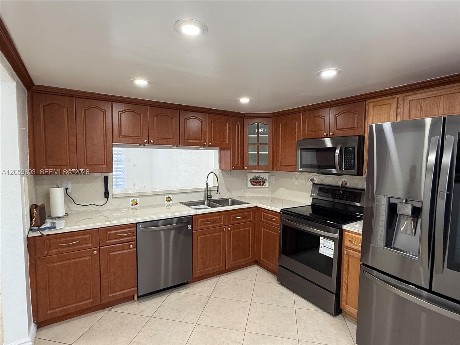 BEMAR PATIO CONDO · #8 in Hialeah - Photo 11