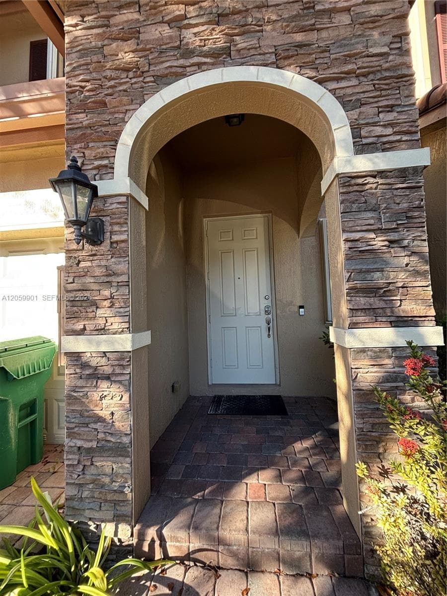 15217 SW 119th Ter photo 4