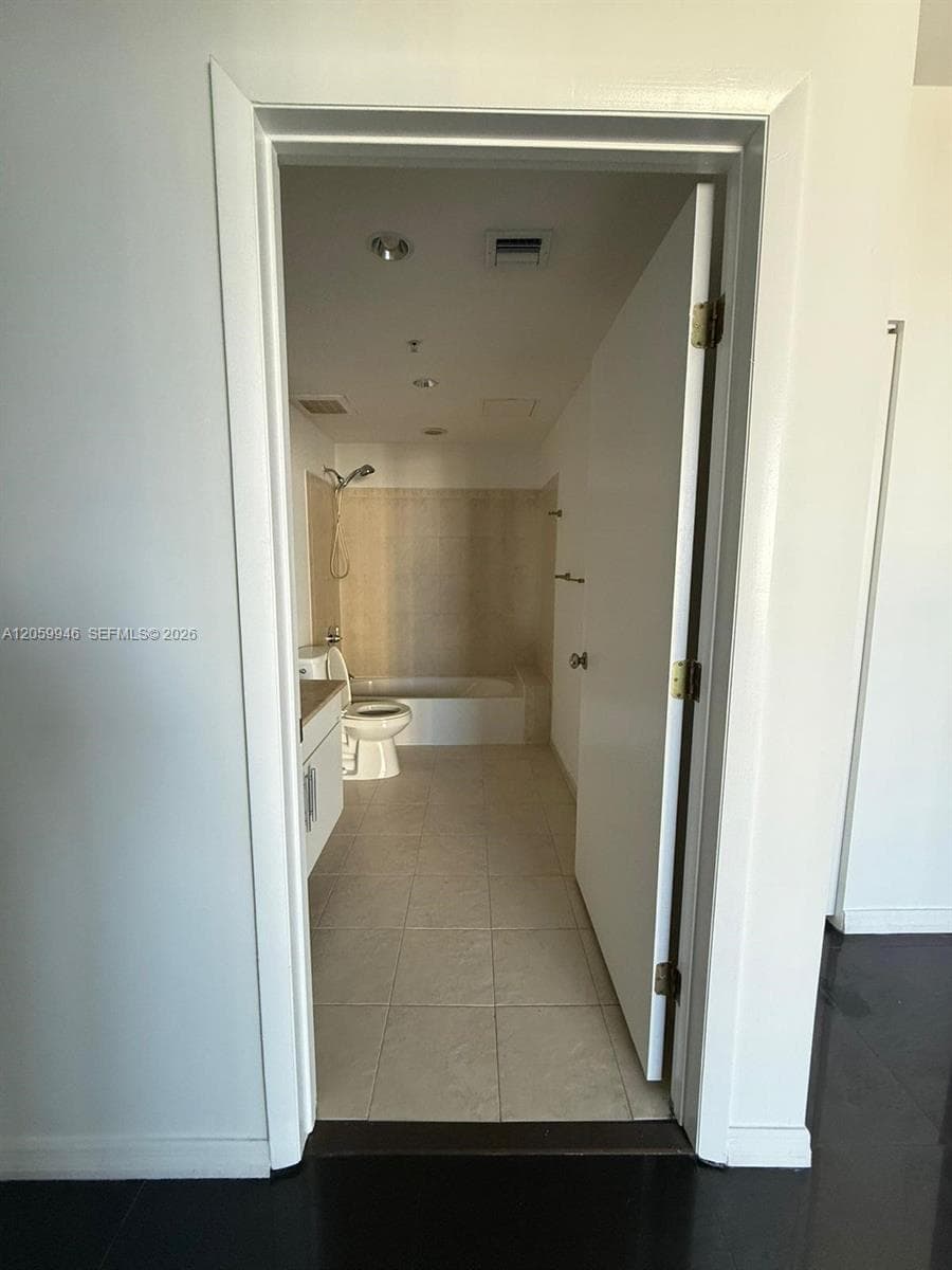 Blue Bay Tower · #802 in North Bay Village - Photo 16