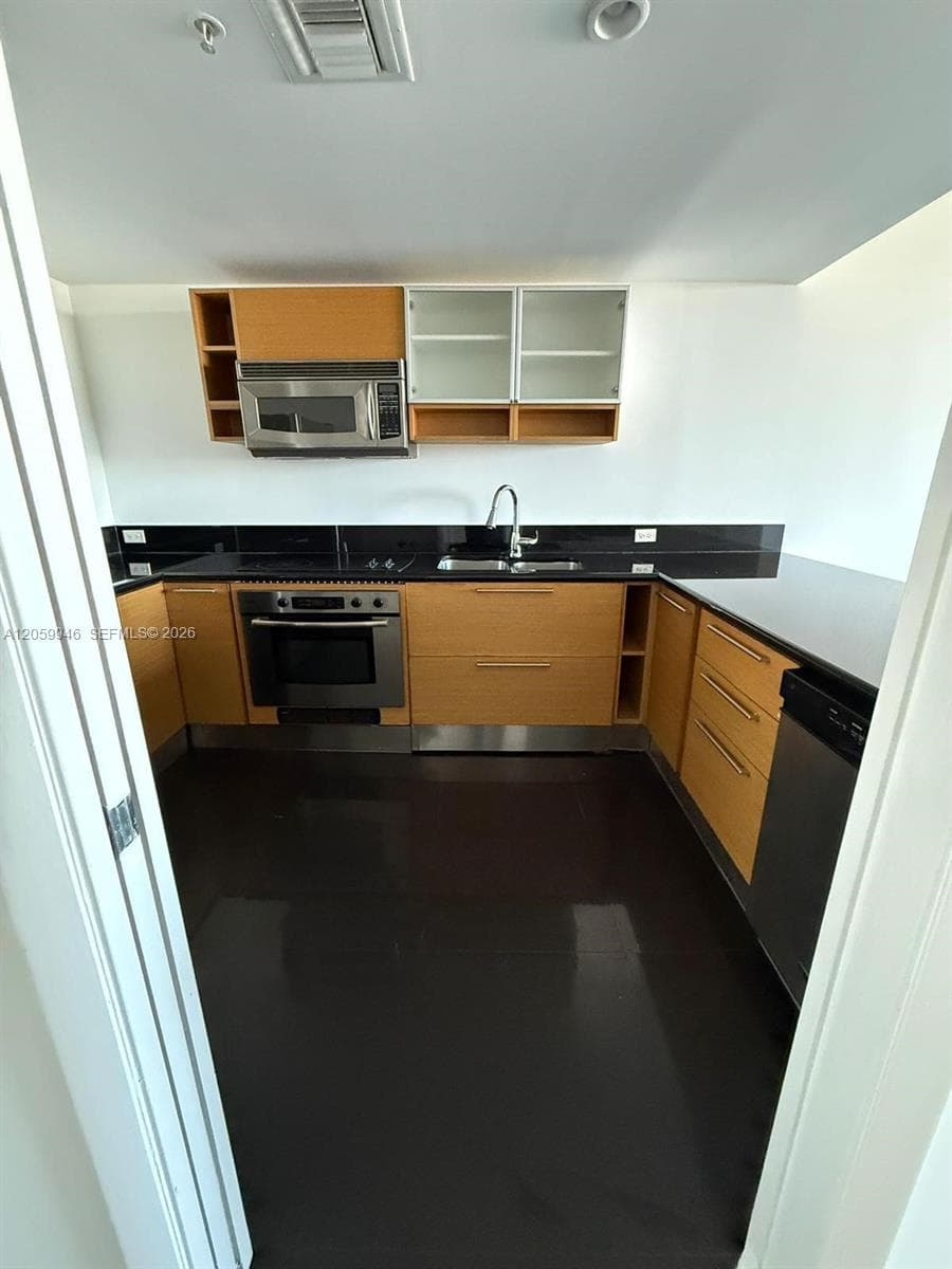 Blue Bay Tower · #802 in North Bay Village - Photo 12