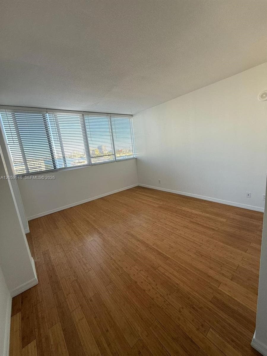 Blue Bay Tower · #802 in North Bay Village - Photo 22