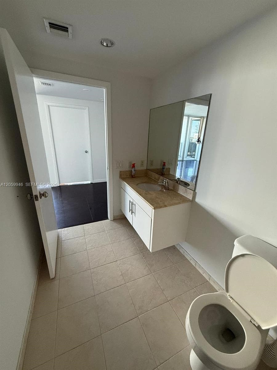 Blue Bay Tower · #802 in North Bay Village - Photo 18