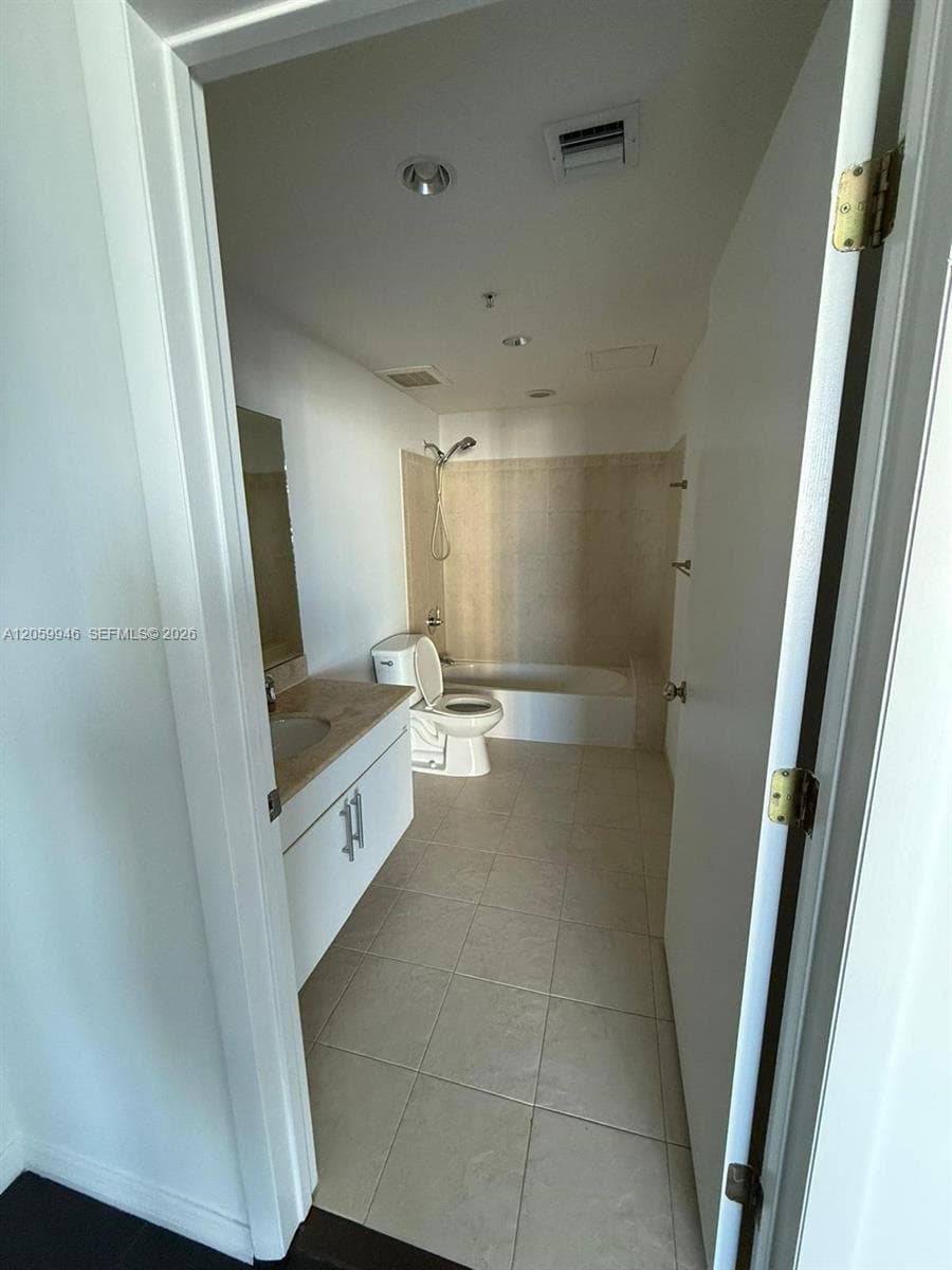 Blue Bay Tower · #802 in North Bay Village - Photo 15