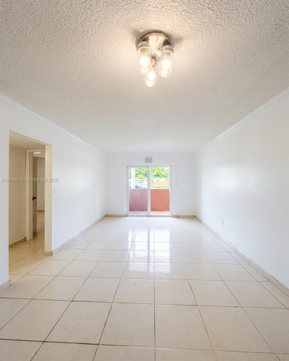 WESTCHESTER LUXURY CONDO · #19 in Miami - Photo 3