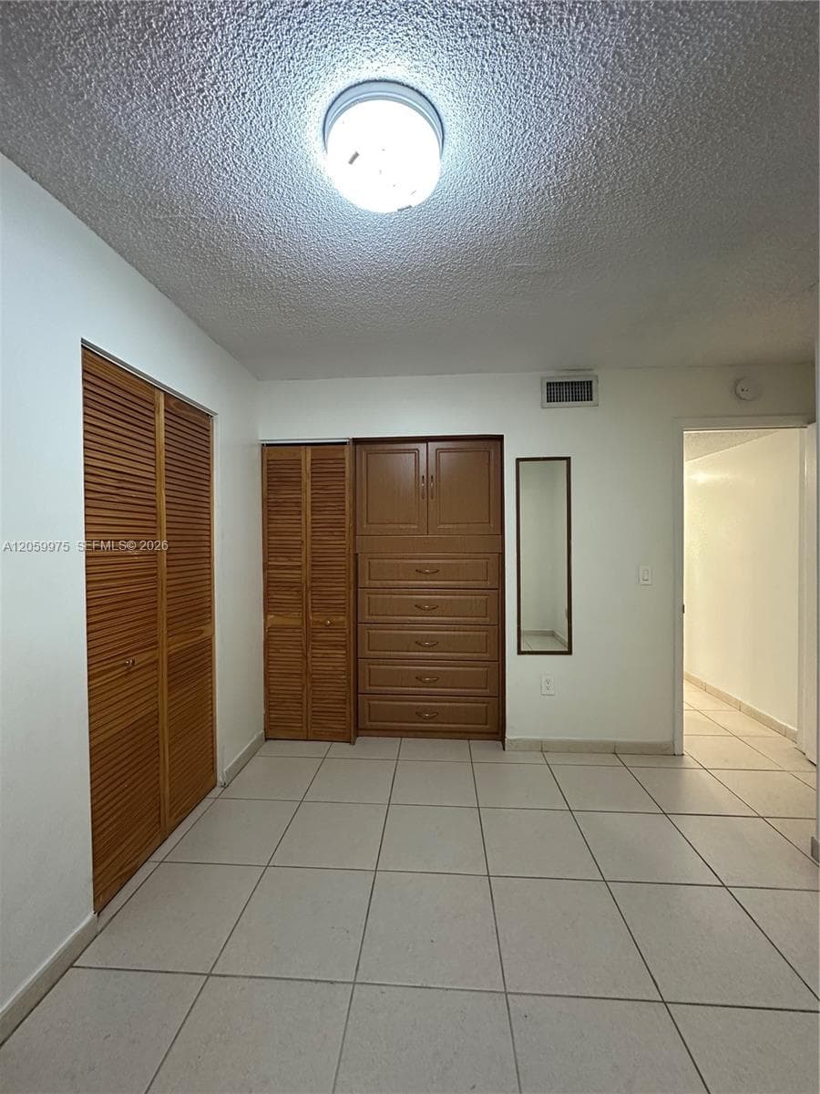 WESTCHESTER LUXURY CONDO · #19 in Miami - Photo 11