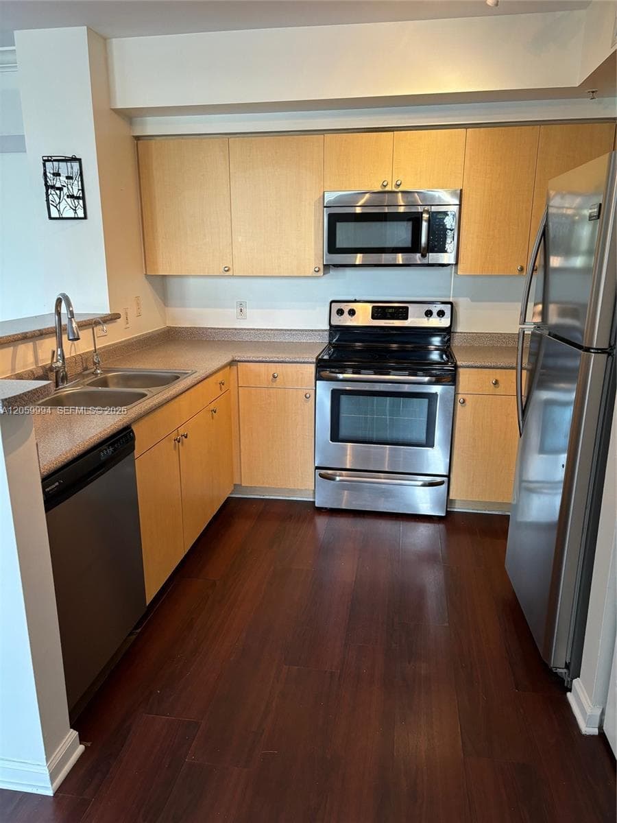 REGENT PARK CONDO · #414A in Hollywood - Photo 6