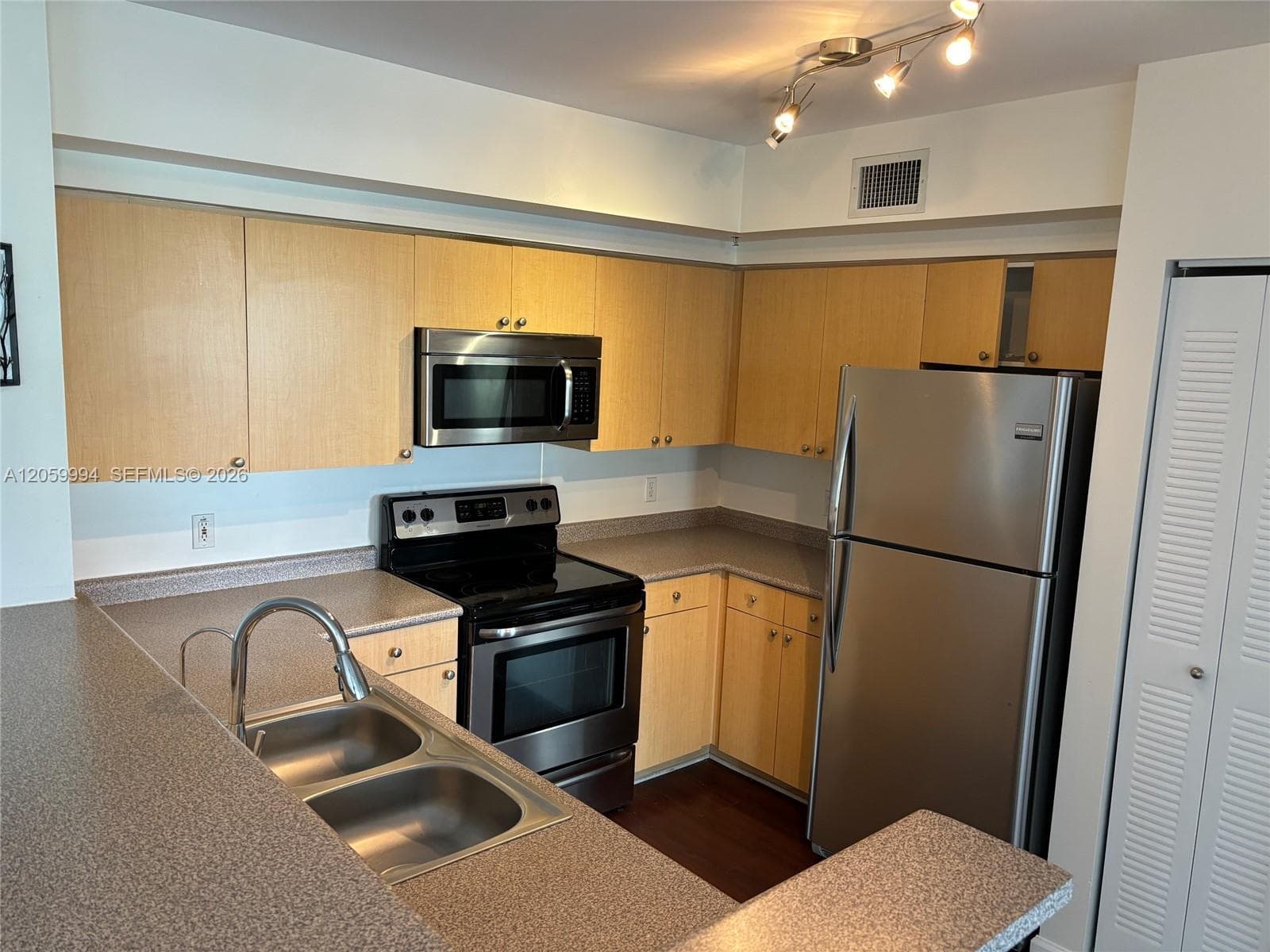 REGENT PARK CONDO · #414A in Hollywood - Photo 5