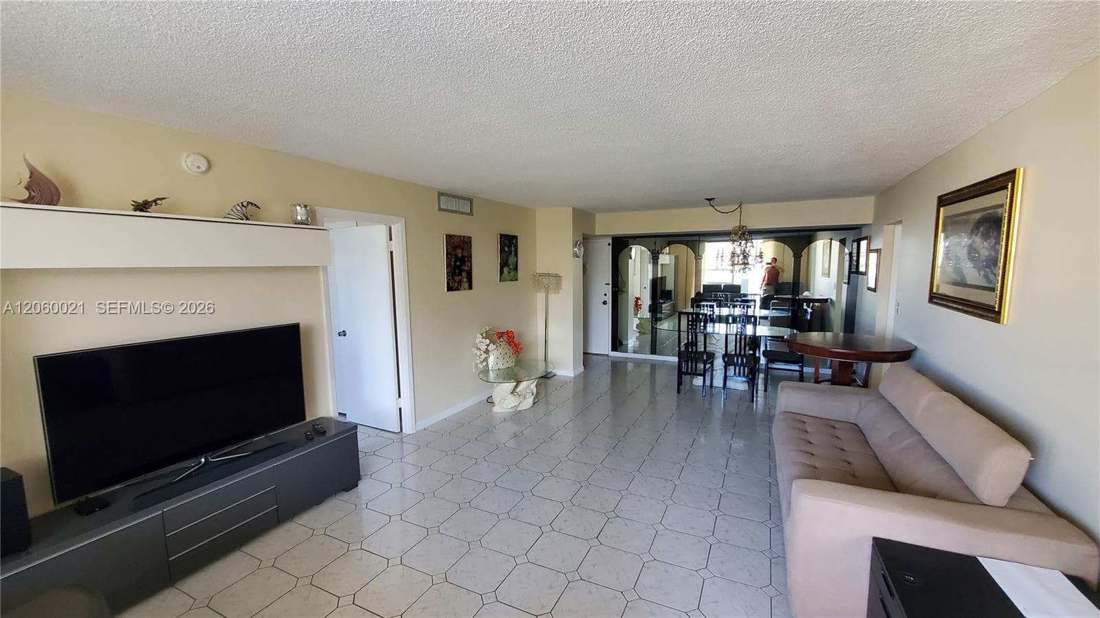 PLAZA TOWERS NORTH · #1103 in Hallandale Beach - Photo 2