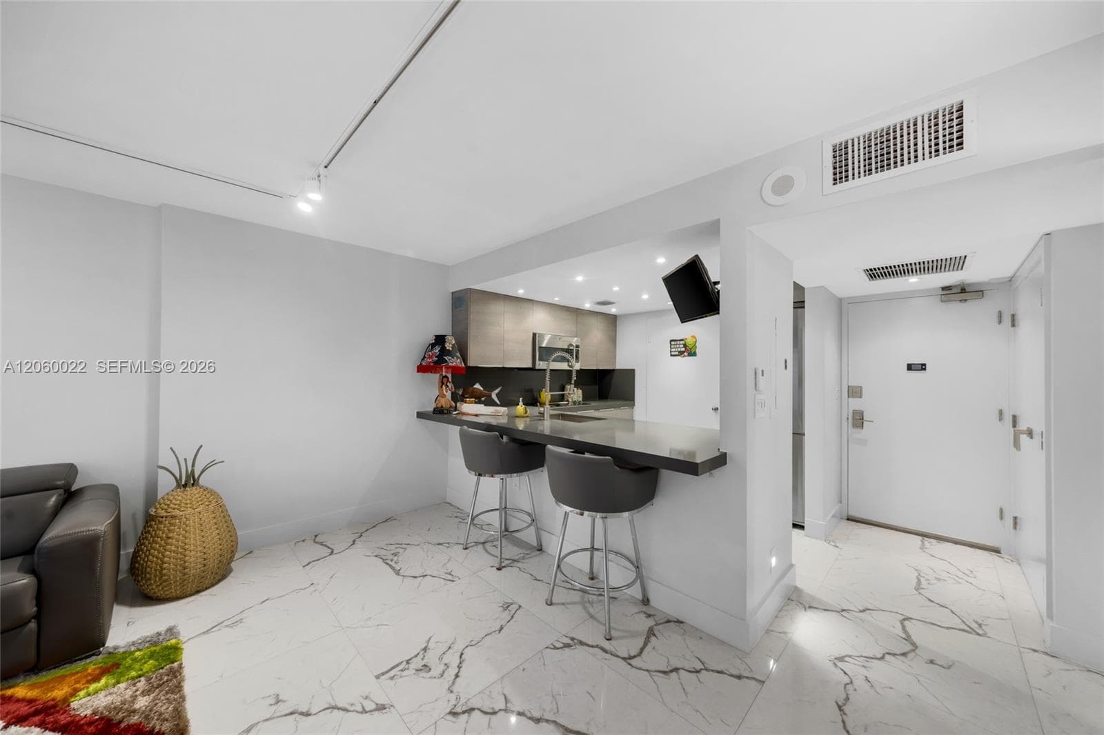 ROYAL ATLANTIC · #303 in Miami Beach - Photo 4