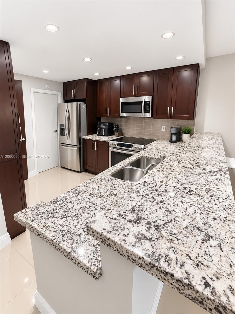LEISURE TOWERS CONDO · #201 in Lauderdale By The Sea - Photo 2