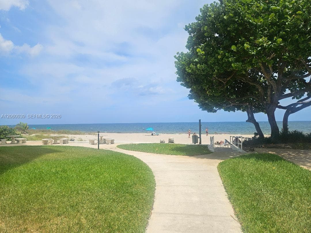 LEISURE TOWERS CONDO · #201 in Lauderdale By The Sea - Photo 9