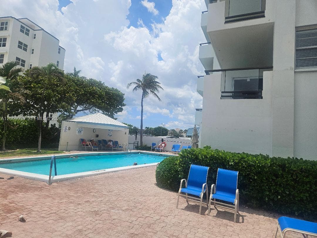 LEISURE TOWERS CONDO · #201 in Lauderdale By The Sea - Photo 10