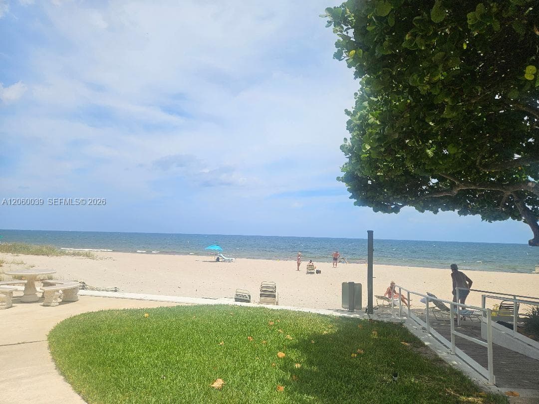 LEISURE TOWERS CONDO · #201 in Lauderdale By The Sea - Photo 11