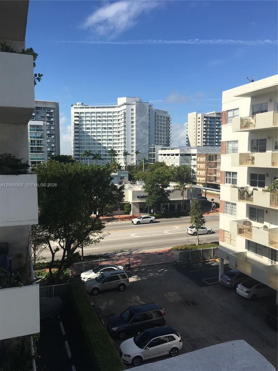 PALMS OF ALTON ROAD CONDO · #504 in Miami Beach - Photo 6
