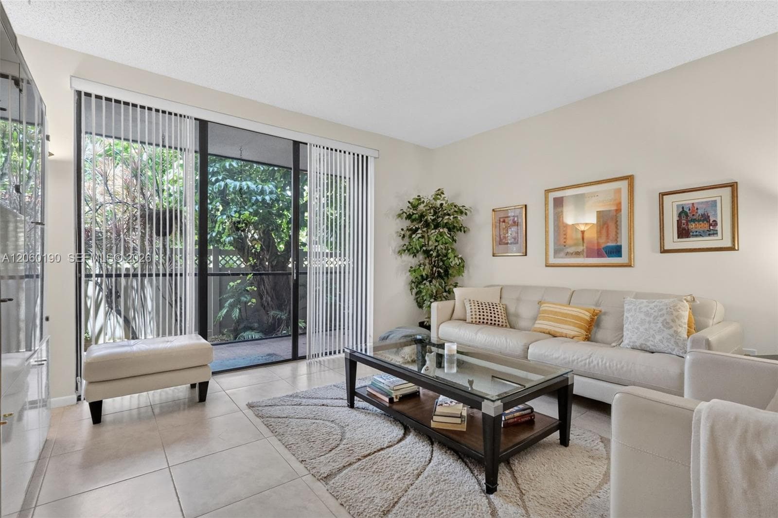 CHANTILLY CONDO · #109 in Miami - Photo 6