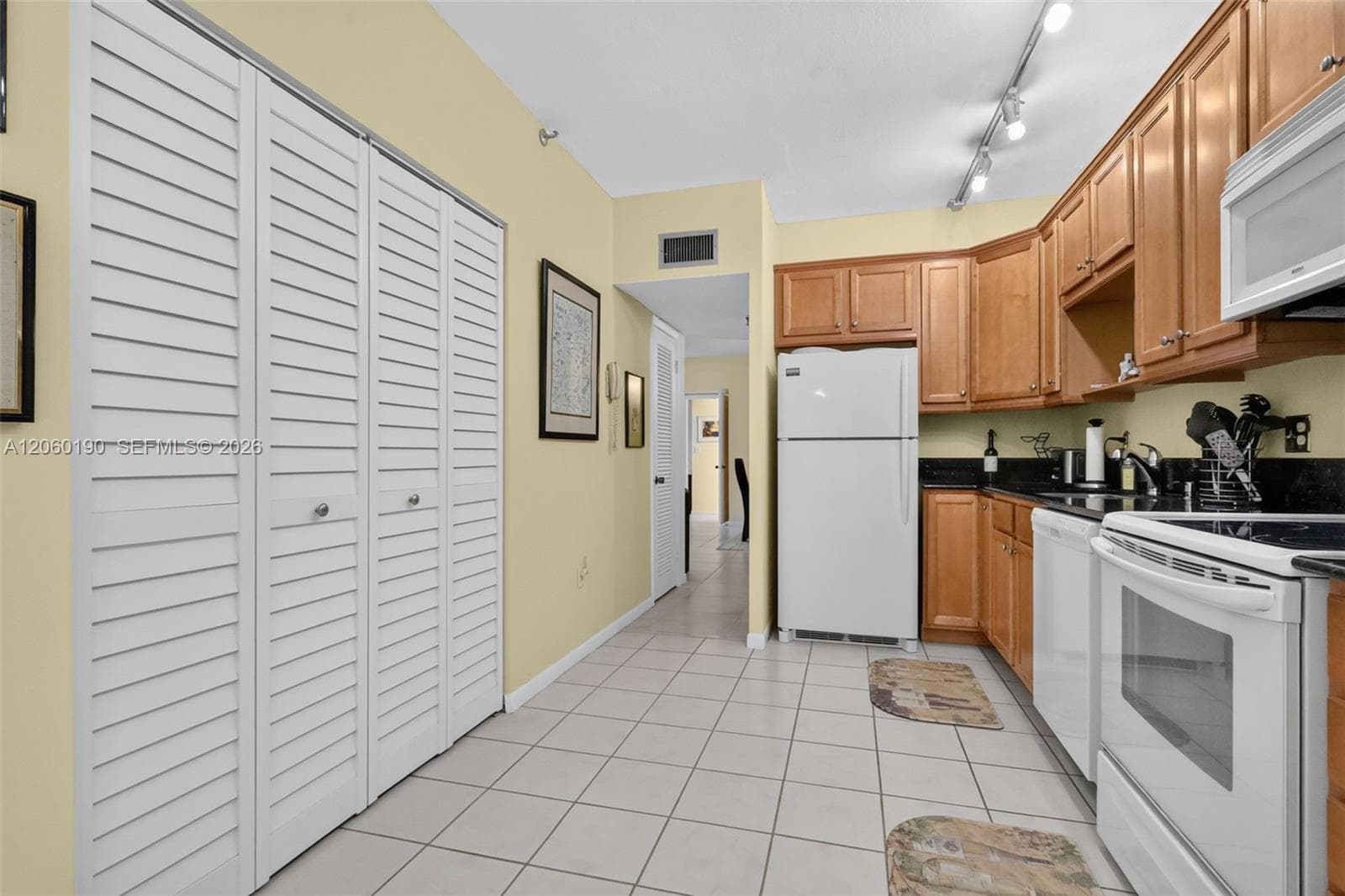 CHANTILLY CONDO · #109 in Miami - Photo 17