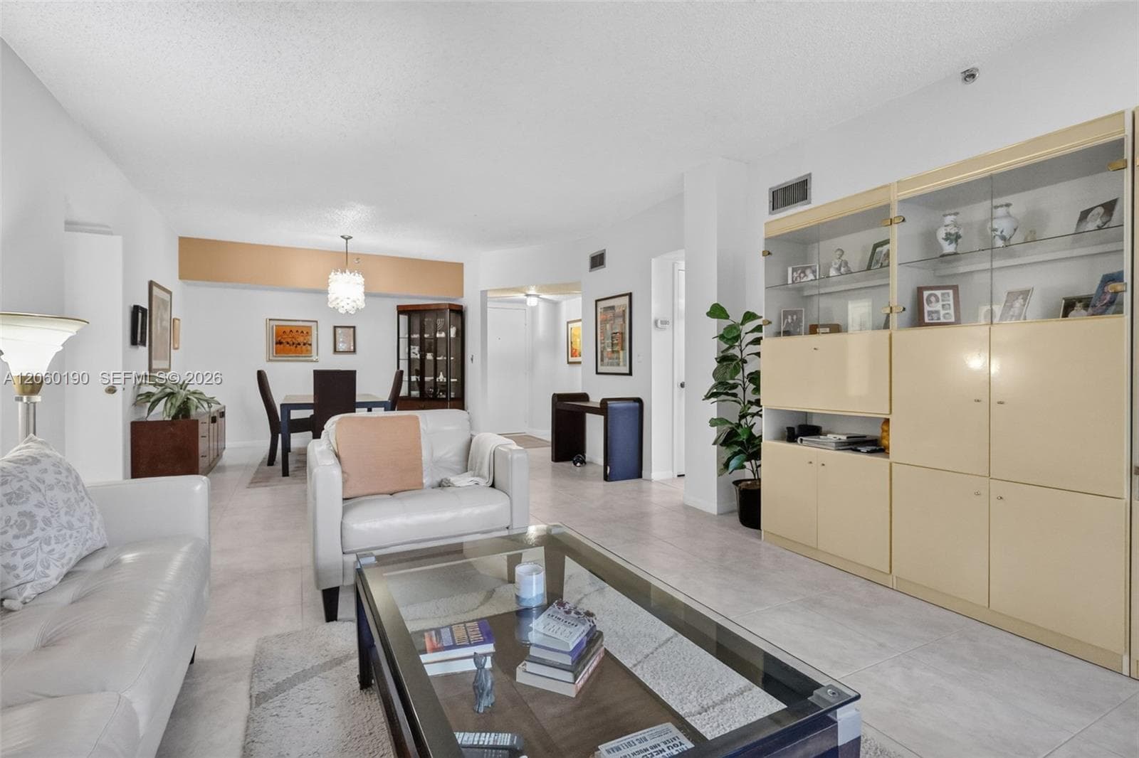 CHANTILLY CONDO · #109 in Miami - Photo 9