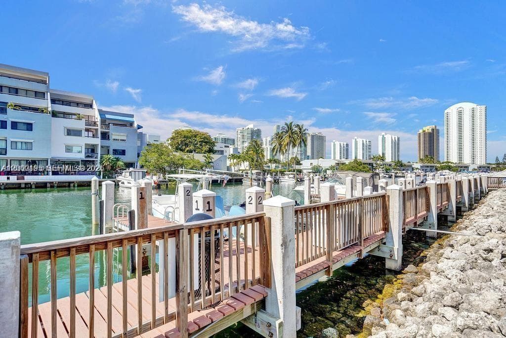 COASTAL TOWERS CONDO · #320 in Sunny Isles Beach - Photo 18