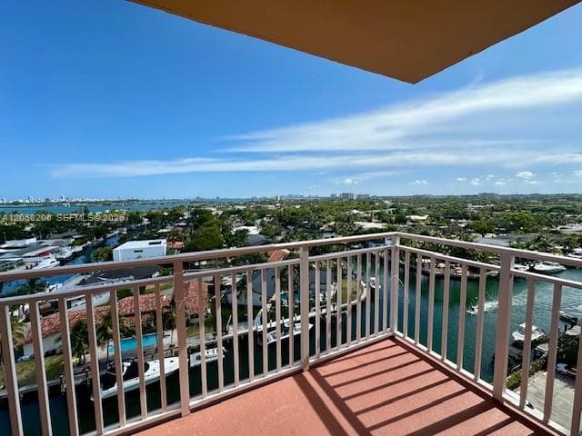WATERSIDE TOWERS CONDO · #1005 in North Miami - Photo 2