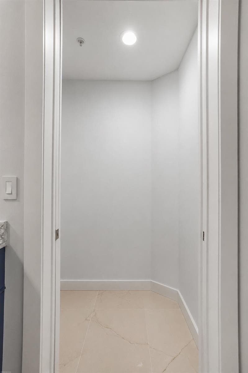 5150 N Ocean Dr 2001 024a