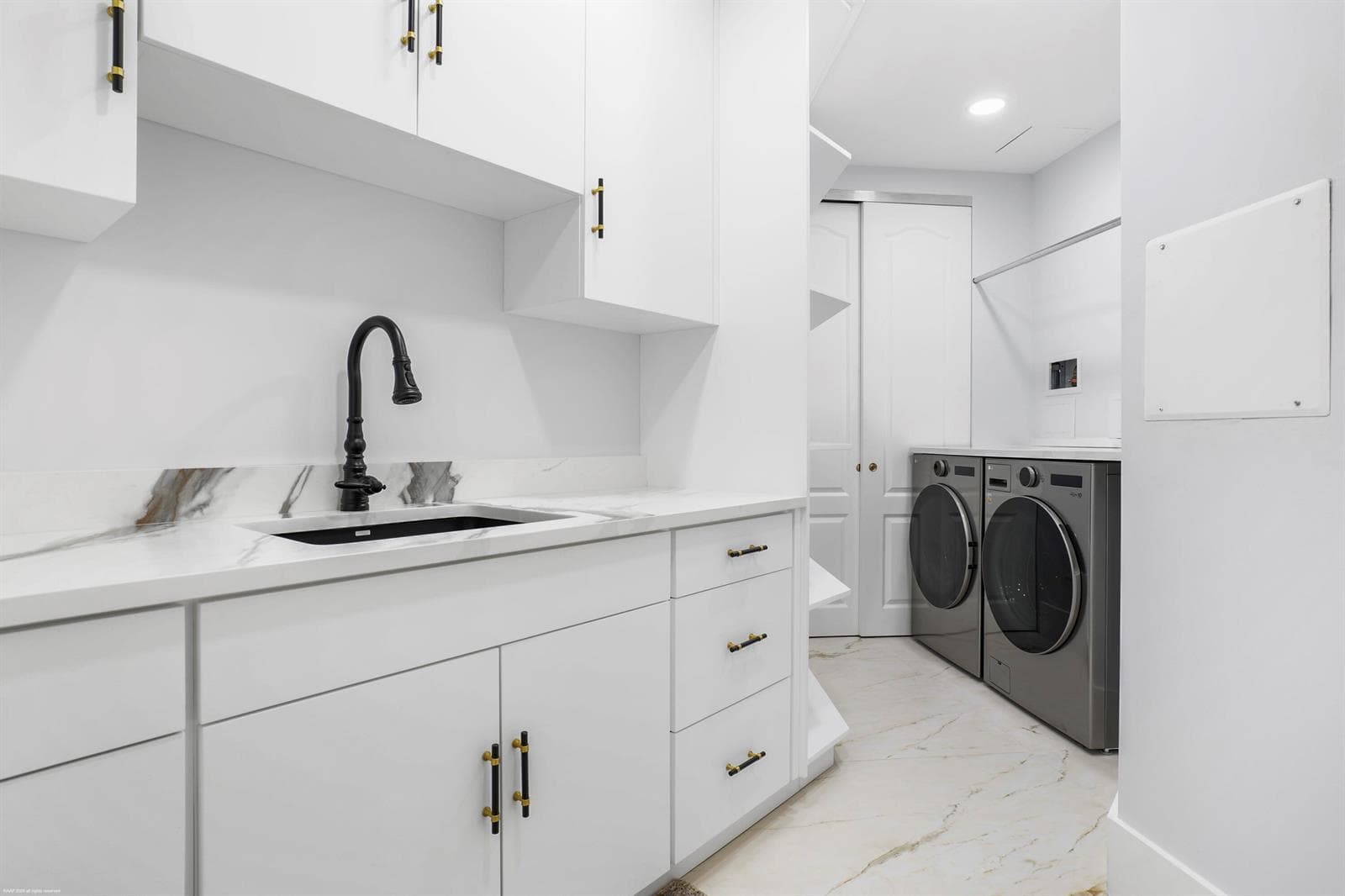 5150 N Ocean Dr 2001 046