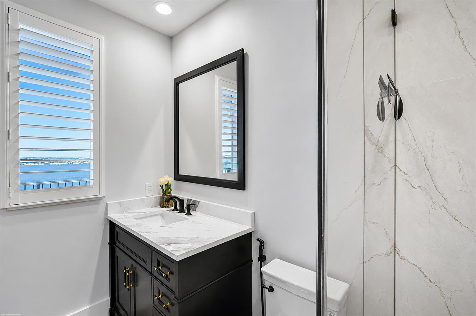 5150 N Ocean Dr 2001 045