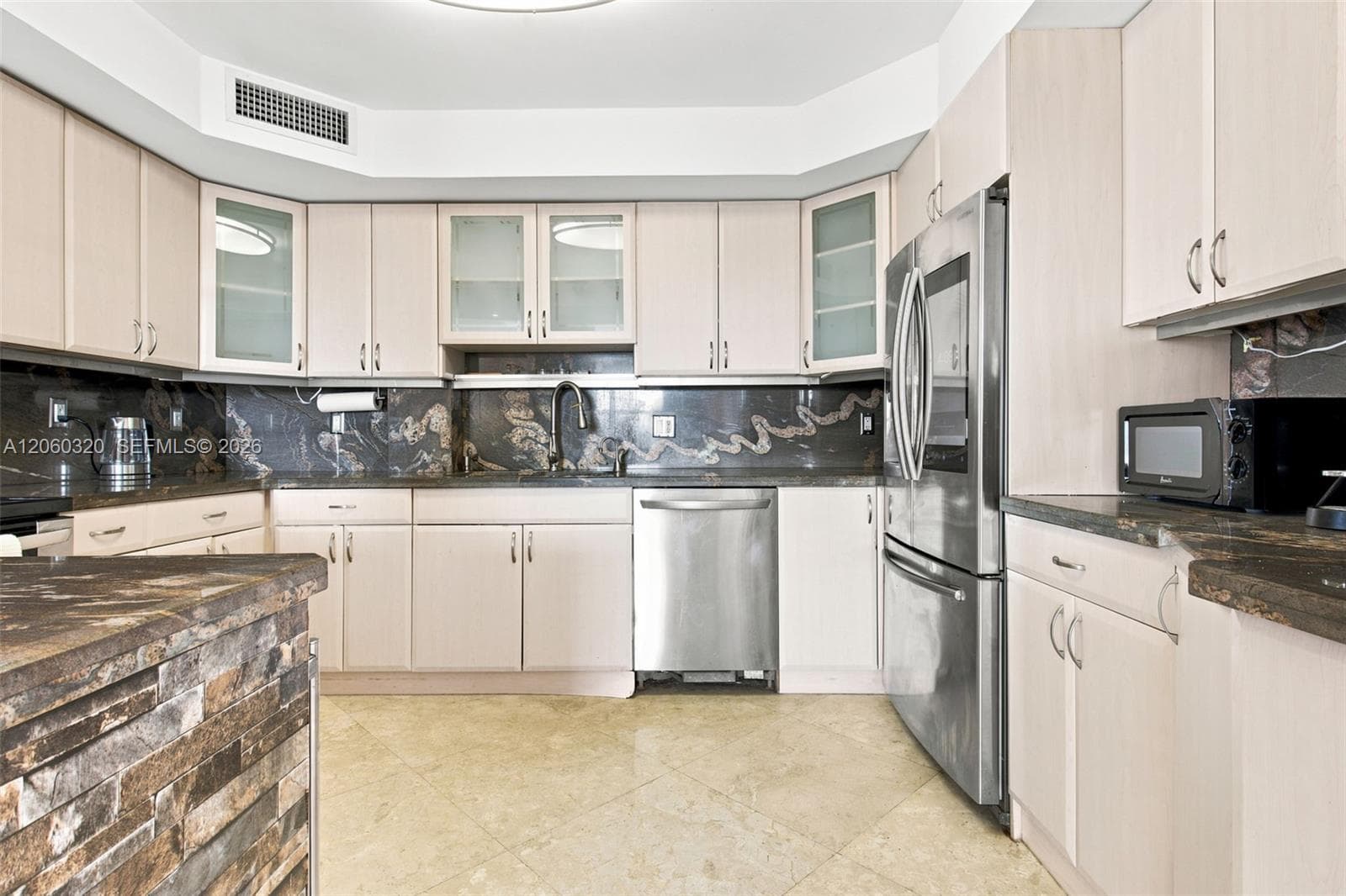 ARLEN HOUSE WEST CONDO · #2121 in Sunny Isles Beach - Photo 10