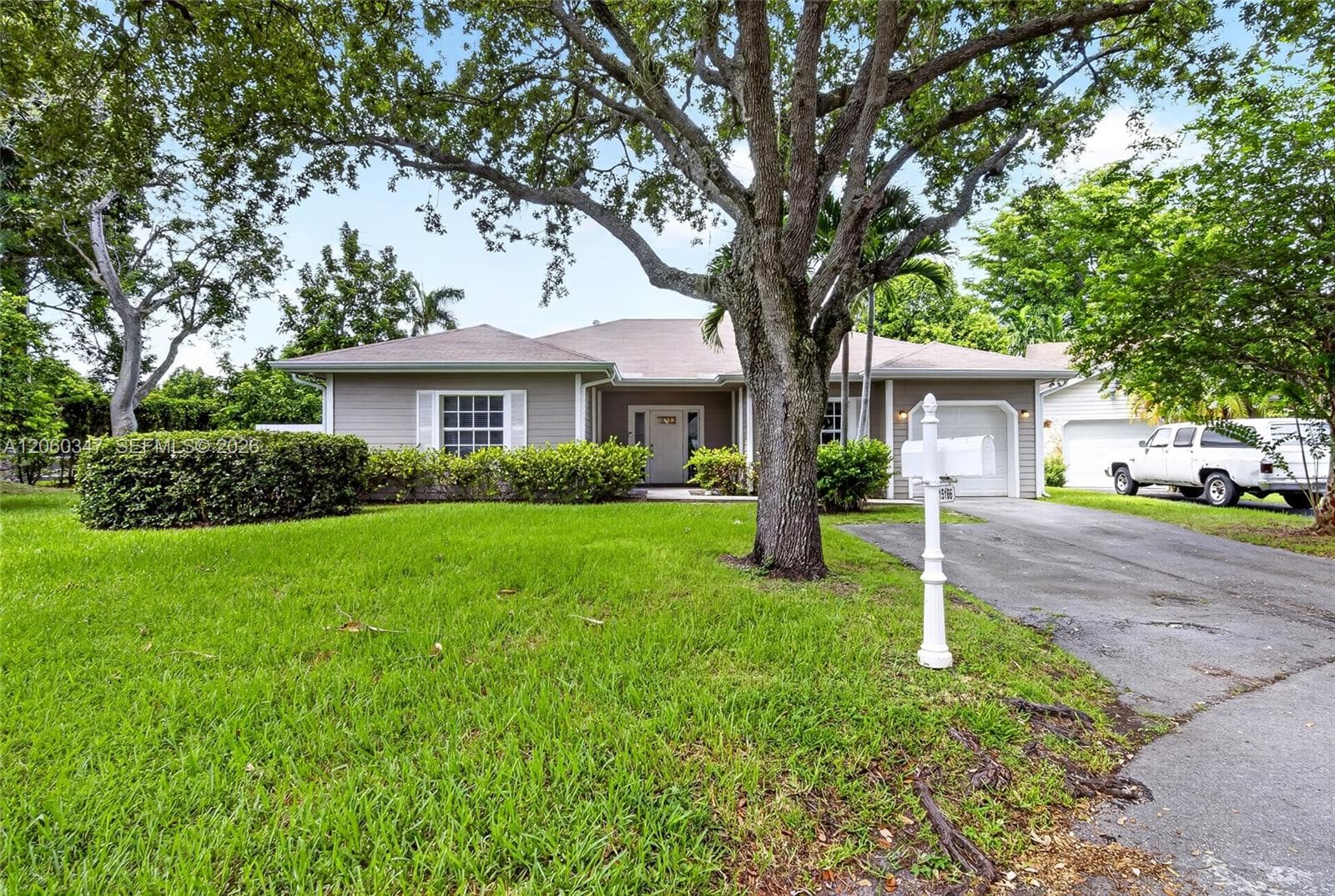 15166 SW 142nd Ct photo 2