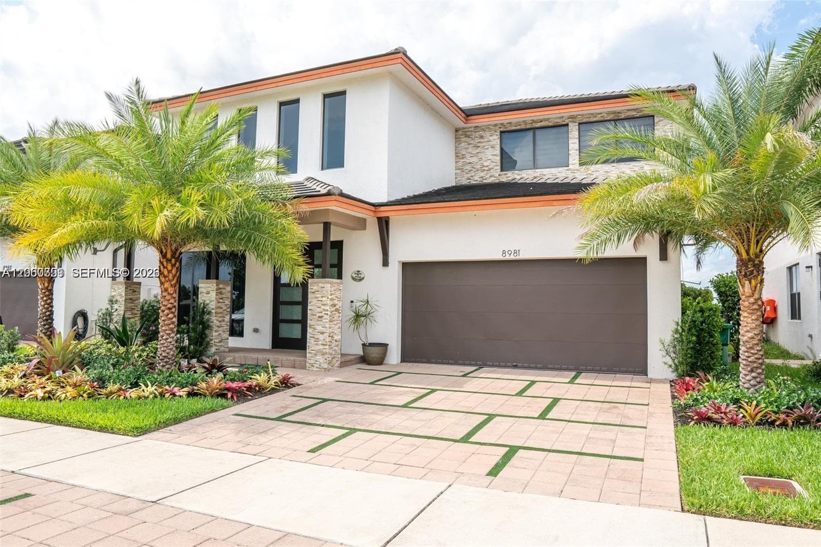 8981 NW 154th Ter #8981 photo 1