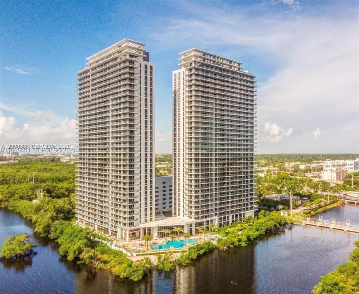THE HARBOUR SOUTH CONDO · #1818 in North Miami Beach - Photo 1
