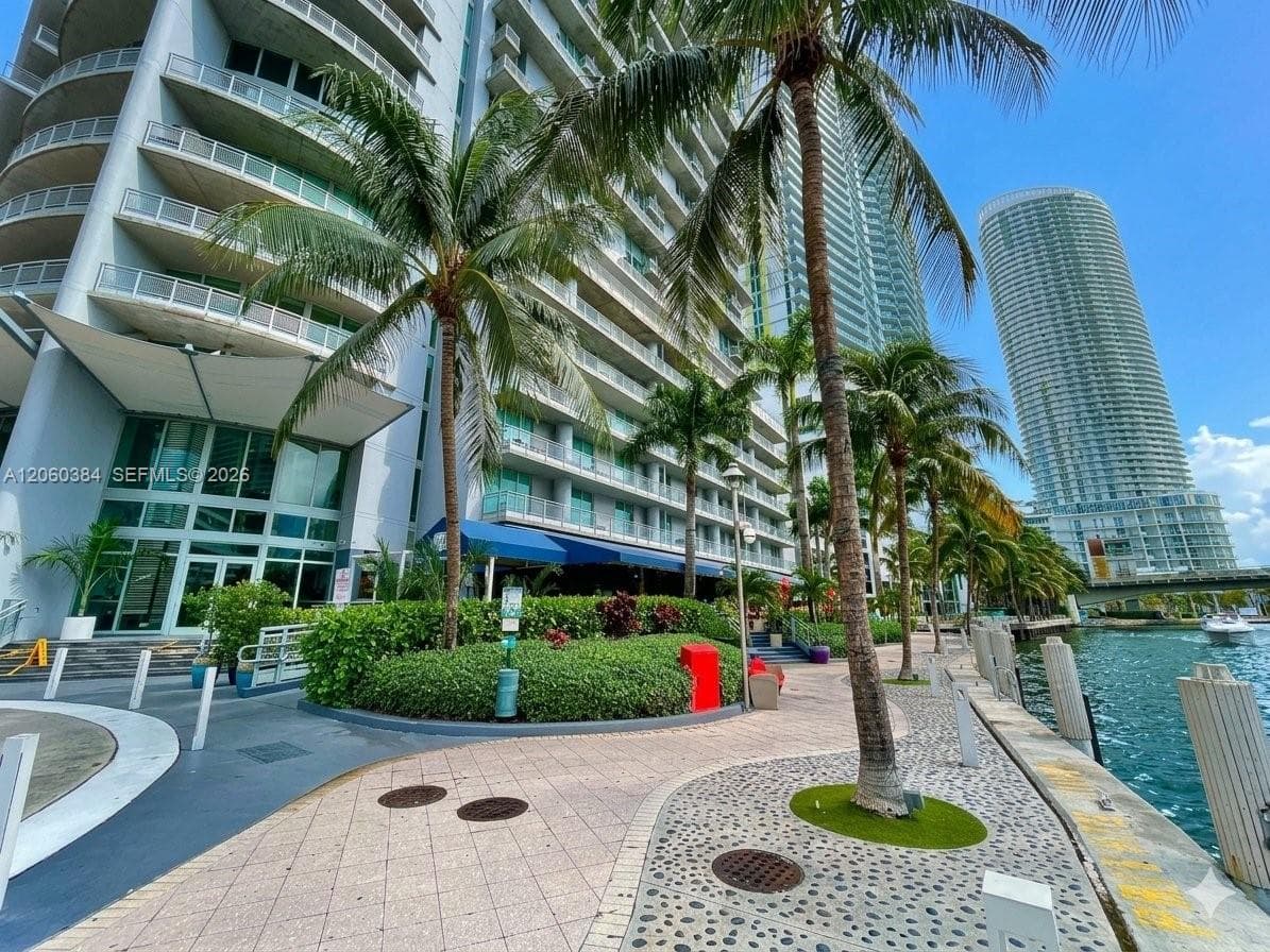 NEO VERTIKA CONDO · #1923 in Miami - Photo 3