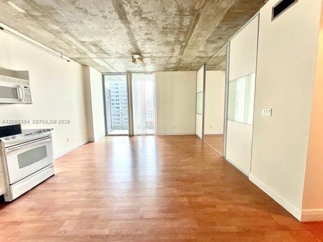 NEO VERTIKA CONDO · #1923 in Miami - Photo 14