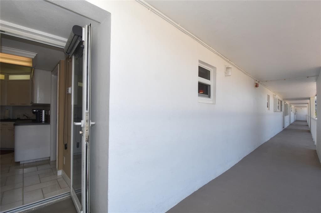 SM304 18