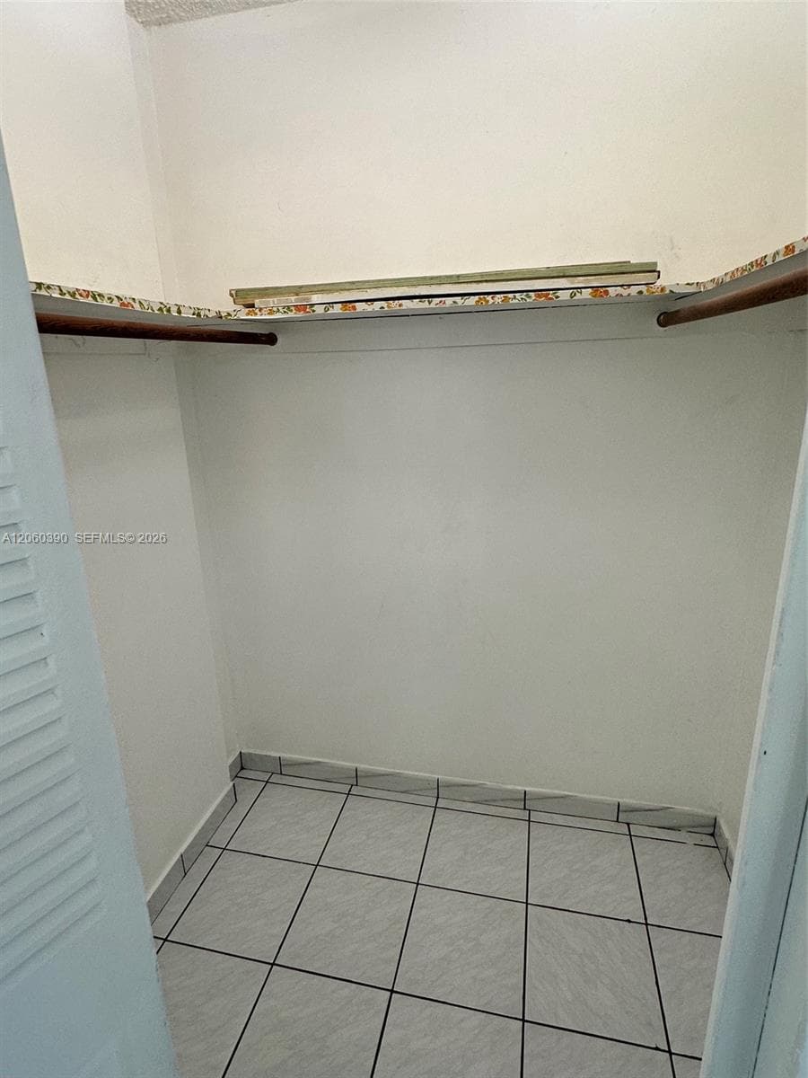 COLLINS TOWERS CONDO · #309 in Miami Beach - Photo 17