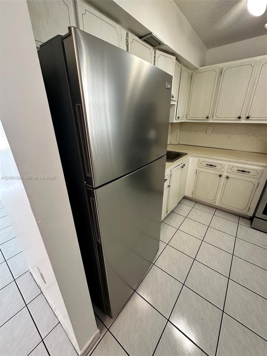 COLLINS TOWERS CONDO · #309 in Miami Beach - Photo 26