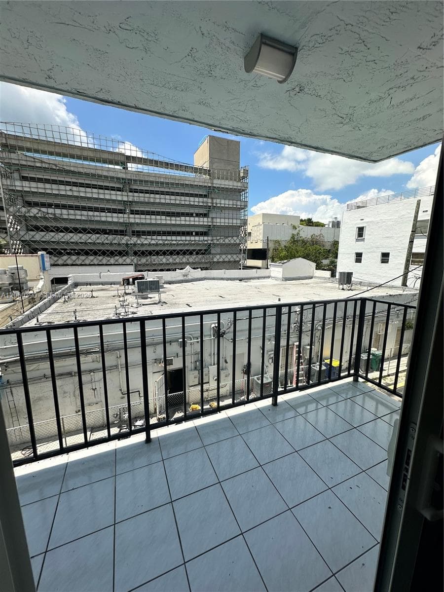 COLLINS TOWERS CONDO · #309 in Miami Beach - Photo 3