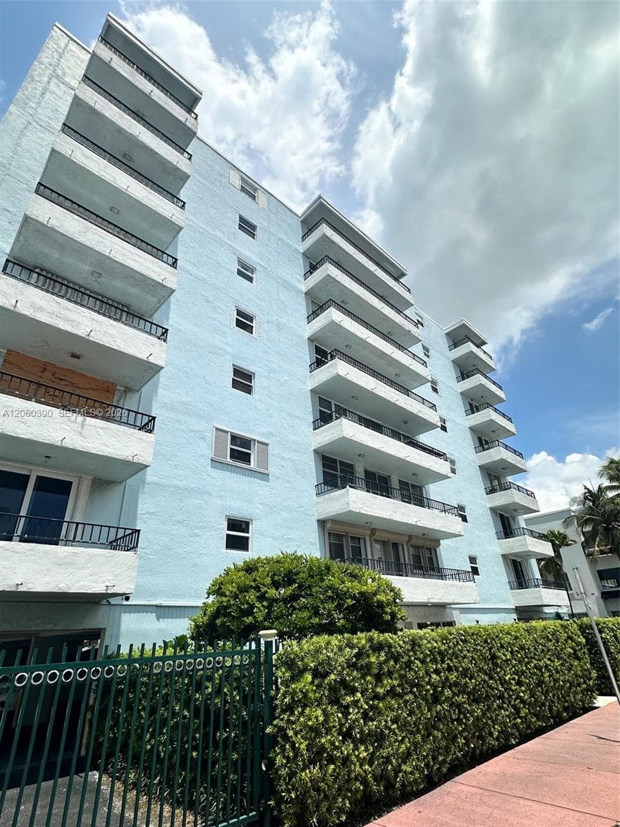 COLLINS TOWERS CONDO · #309 in Miami Beach - Photo 1