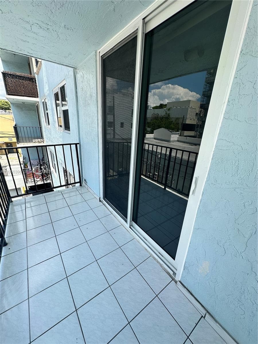COLLINS TOWERS CONDO · #309 in Miami Beach - Photo 4