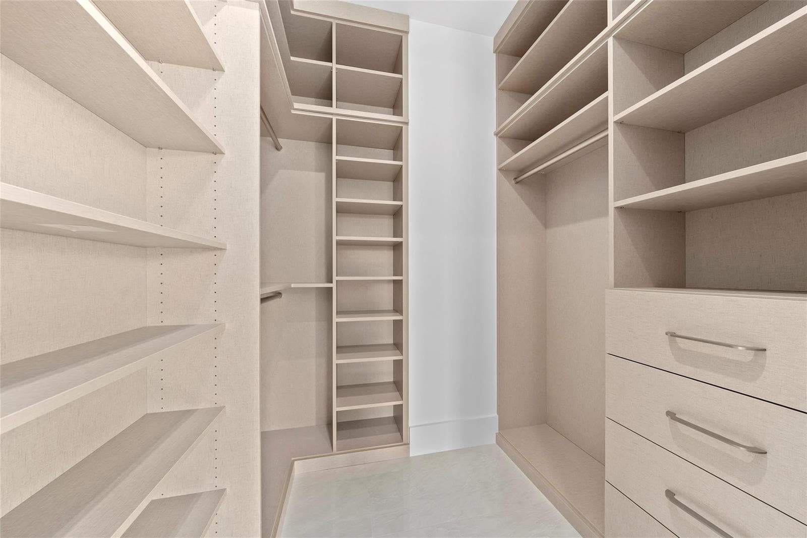 walking closet