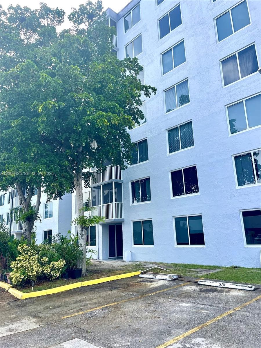 GREYNOLDS PARK CLUB CONDO · #203 in North Miami Beach - Photo 31