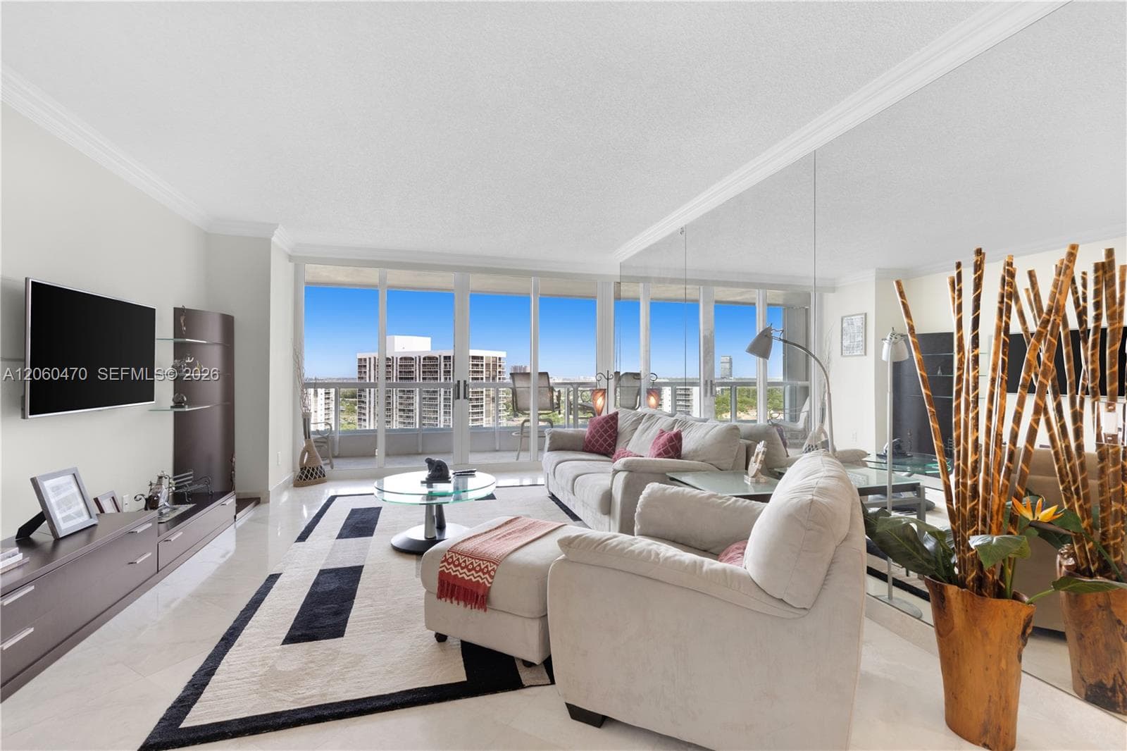 SOUTH TOWER AT THE POINT · #1804 in Aventura - Photo 2