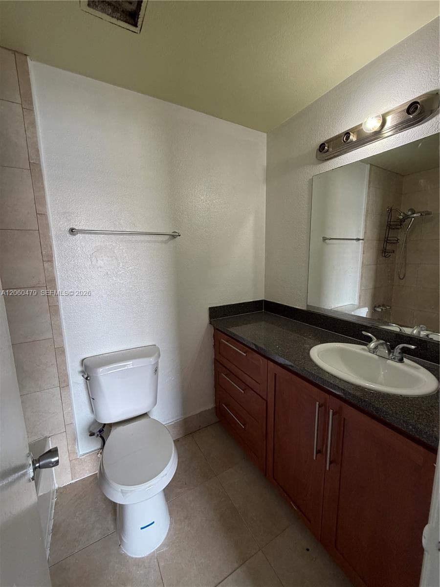 18602 NW 46th Ave #18602 photo 2