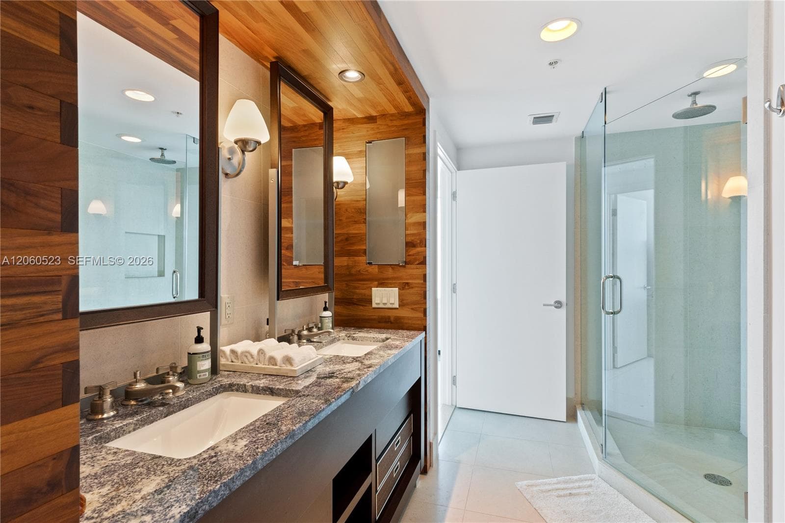 Carillon Miami Beach · #1104 in Miami Beach - Photo 12