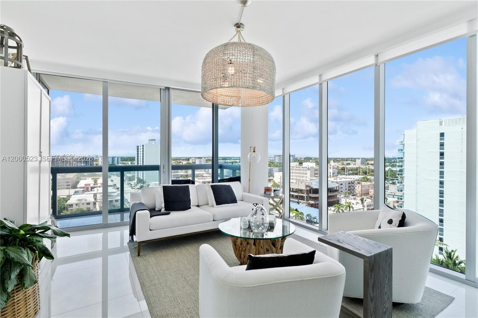 Carillon Miami Beach · #1104 in Miami Beach - Photo 10